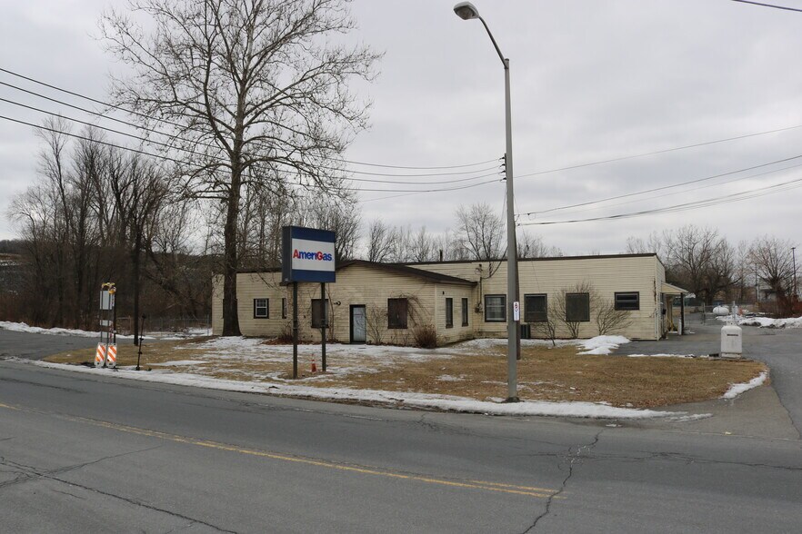 Primary Photo Of 359 Lincoln Ave, East Stroudsburg Manufacturing For Sale