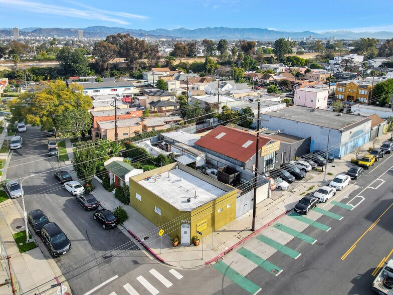 More Photos Of 5629 W Adams Blvd, Los Angeles General Retail For Lease