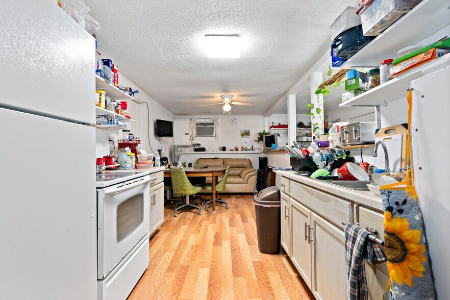 More Photos Of 200 S Wall St, Itasca Warehouse For Sale