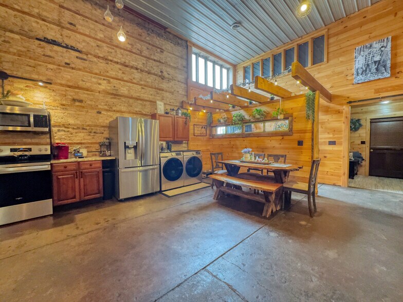 More Photos Of 201 State St, Luther Specialty For Sale