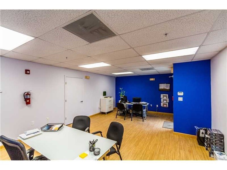 More Photos Of 11379-11399 NW 122nd St, Medley Warehouse For Sale