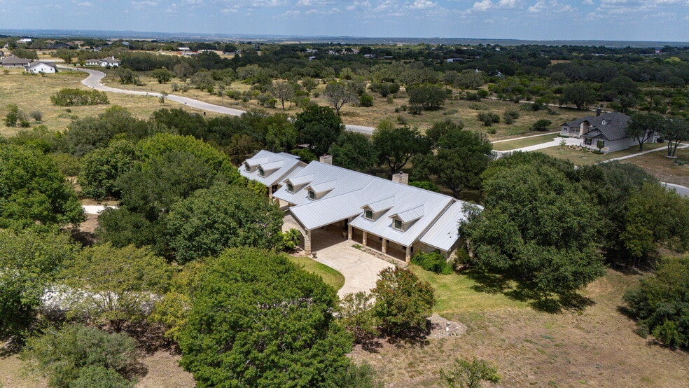 More Photos Of 2234 Highway 90 w, Castroville Flex For Sale