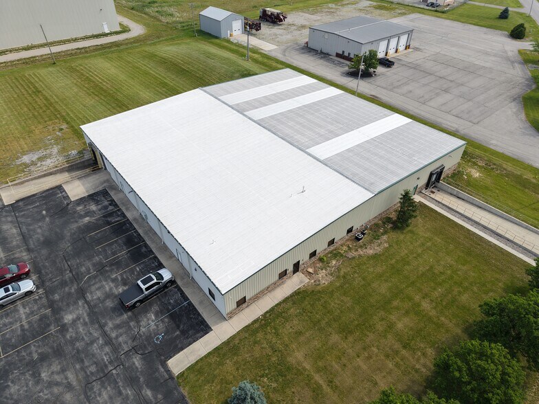 More Photos Of 23201 Roemer Rd, Woodburn Warehouse For Lease