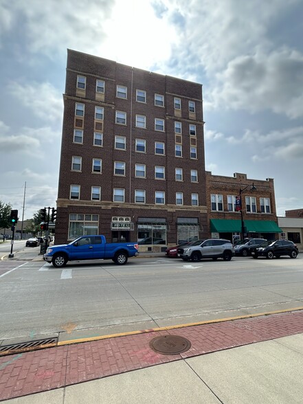 Primary Photo Of 103 E Maple Ave, Beaver Dam Apartments For Sale