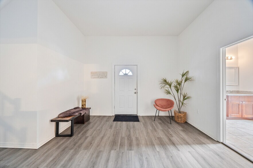 More Photos Of 105 W Columbus Dr, Tampa Office Residential For Sale