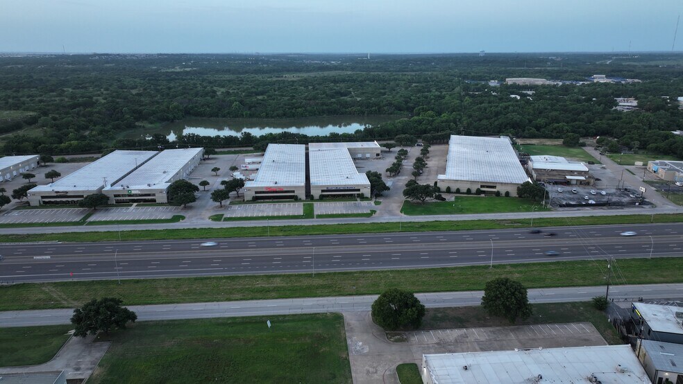 More Photos Of 6312 Airport Fwy, Fort Worth Distribution For Lease