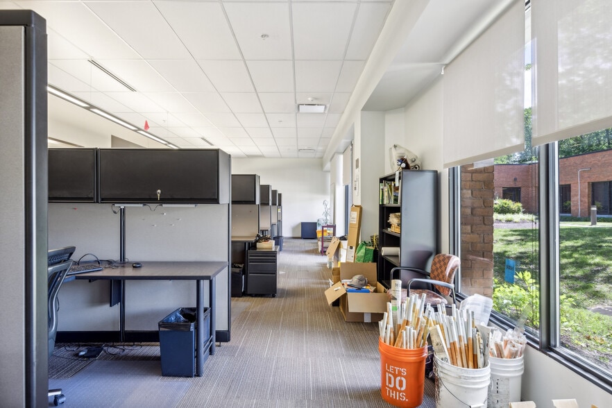 More Photos Of 10245-10255 Old Columbia Rd, Columbia Office For Sale