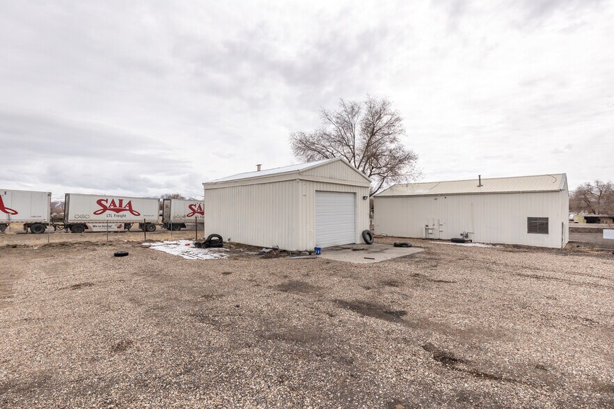 More Photos Of 1120 Chestnut St, Carlin Light Distribution For Sale