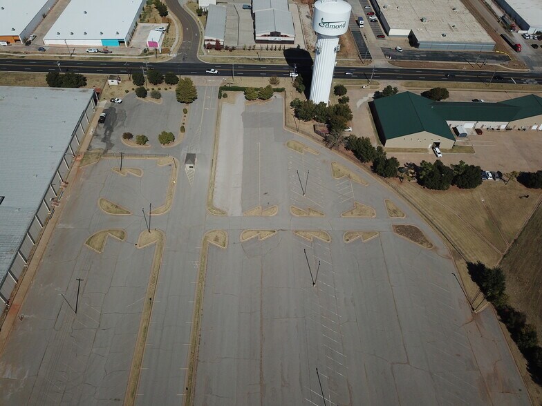 More Photos Of 3400 S Kelly Ave, Edmond Land For Lease