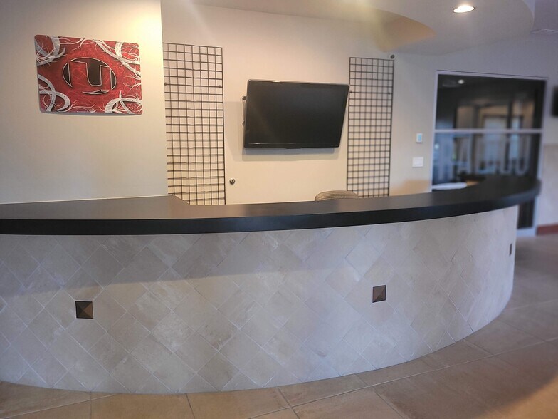 More Photos Of 116 County Line Rd W, Westerville Loft Creative Space For Sale