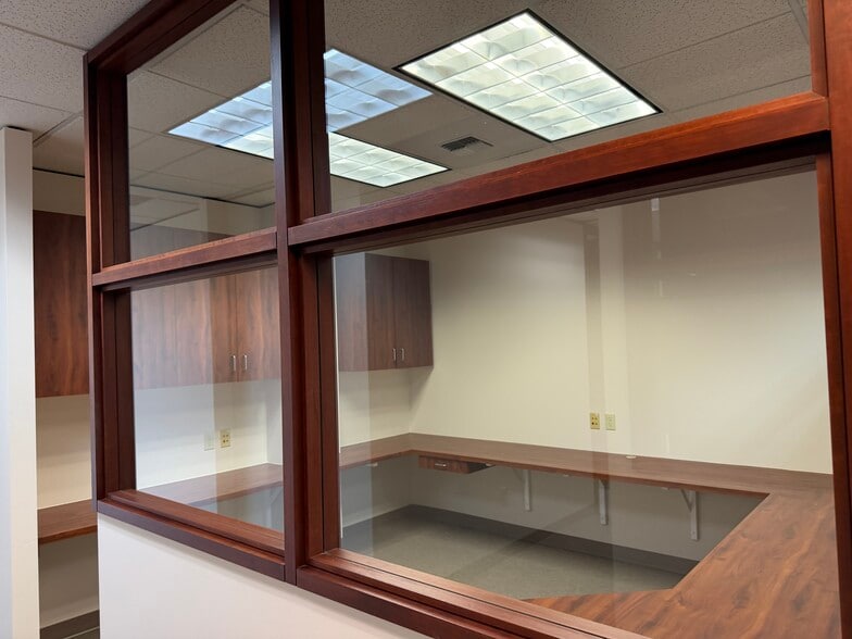 More Photos Of 3302 Fuhrman Ave E, Seattle Office For Lease