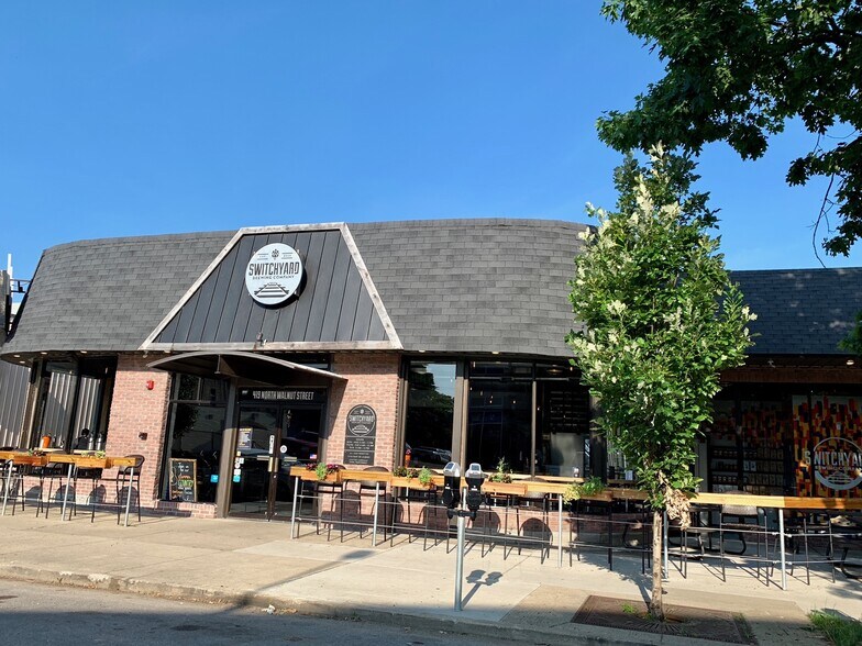 More Photos Of 419 N Walnut St, Bloomington Bar For Sale