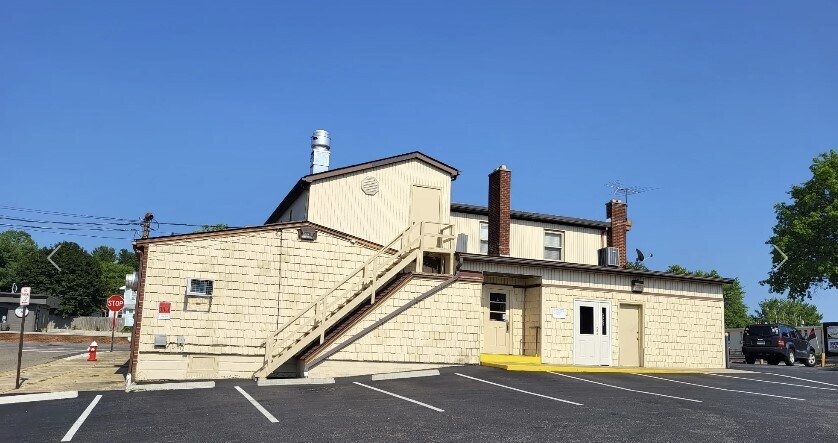 More Photos Of 531-533 N Main St, Canton Storefront Retail Residential For Lease