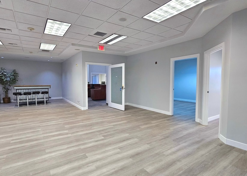 More Photos Of 522 E Twain Ave, Las Vegas Office Residential For Sale