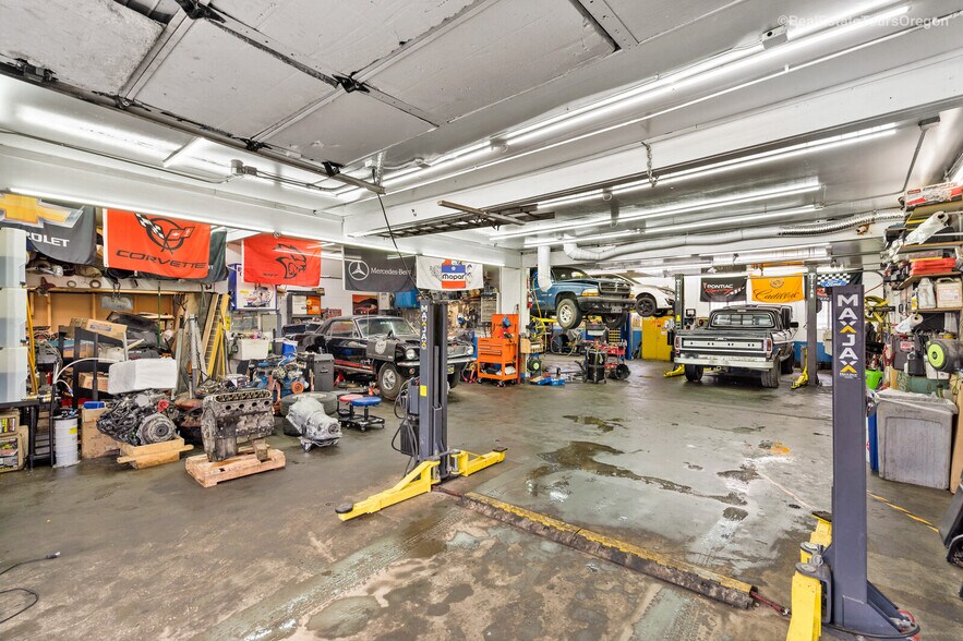 More Photos Of 104 NE 80th Ave, Portland Warehouse For Sale