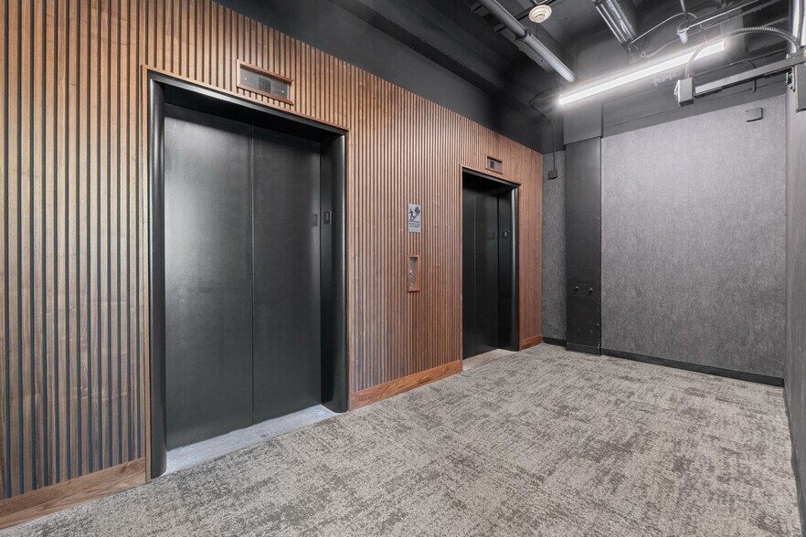 More Photos Of 1100 Market St, Chattanooga Office For Sale