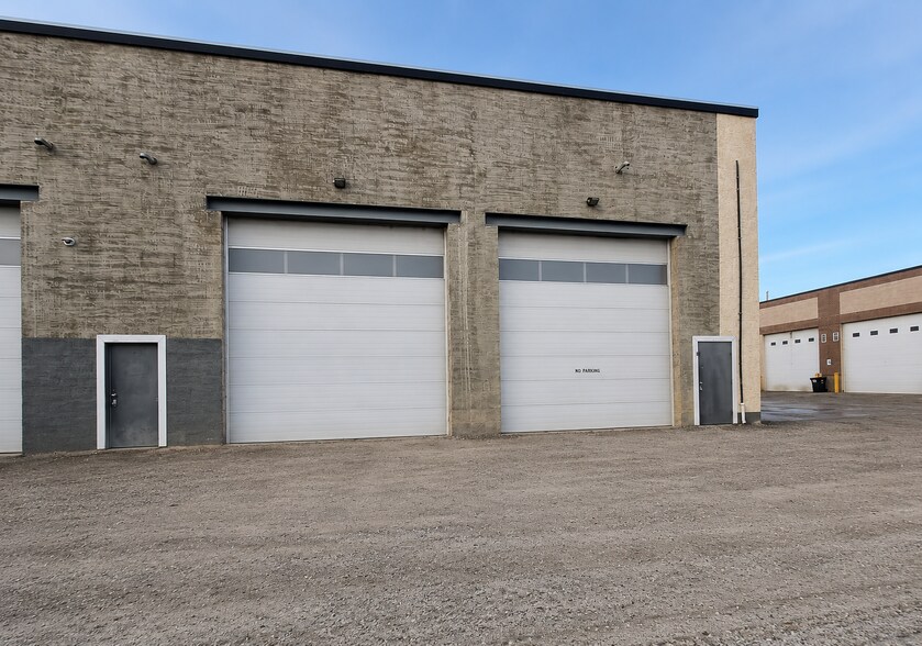 More Photos Of 4907 1st Ave, Edson Light Distribution For Lease
