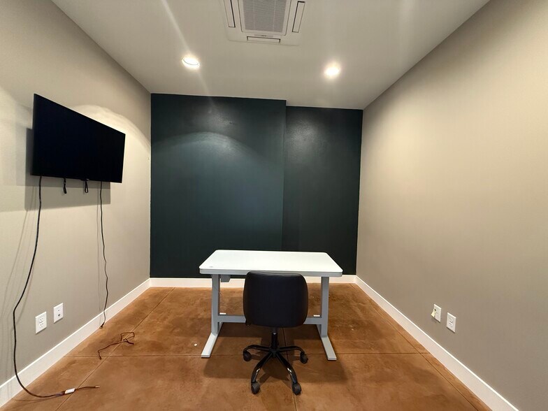 More Photos Of 1320 E Moore St, Sedro Woolley Self Storage For Lease