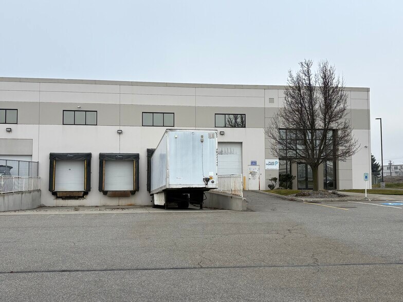 More Photos Of 15913 E Euclid Ave, Spokane Flex For Lease