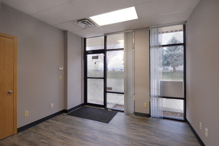 More Photos Of 6748 N Franklin Ave, Loveland Flex For Lease