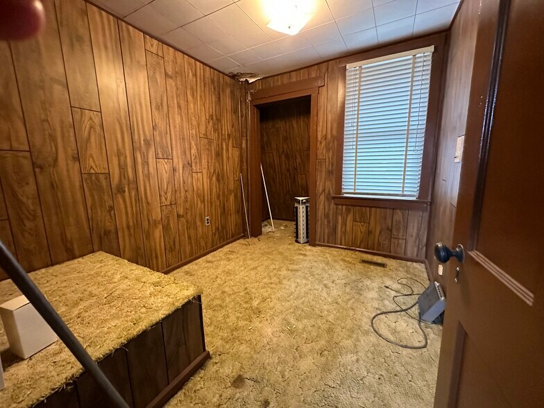 More Photos Of 322 W 3rd St, Bloomington General Retail For Sale