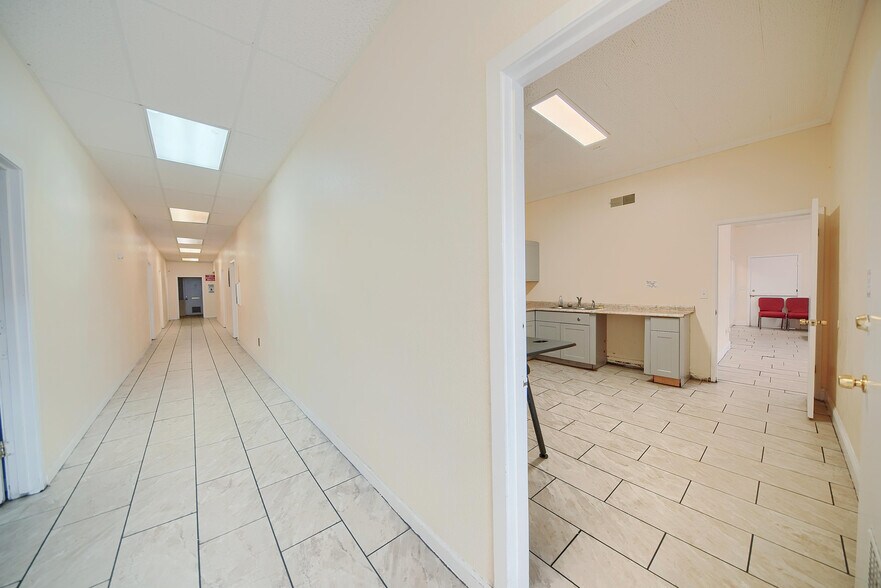 More Photos Of 33 E Magnolia St, Stockton Office For Lease