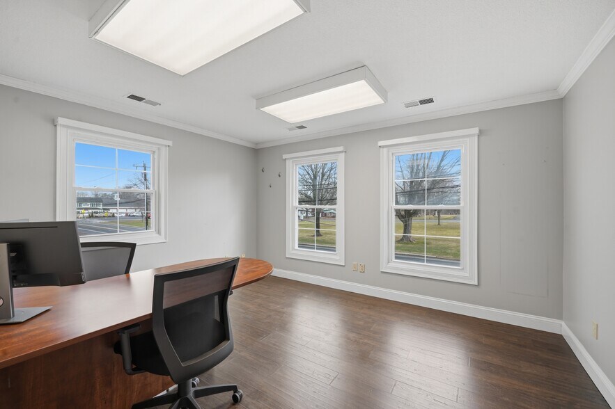 More Photos Of 37 Main St, Belchertown Office For Lease