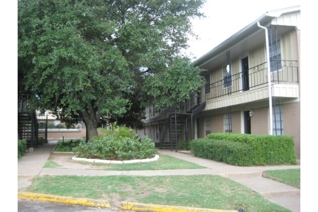 More Photos Of 3300 S College Ave, Bryan Apartments For Sale