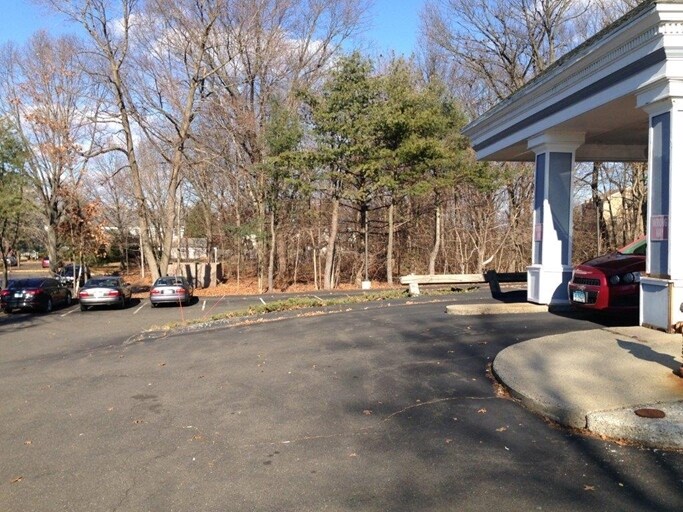 More Photos Of 2 Broadway, North Haven Storefront Retail Office For Lease