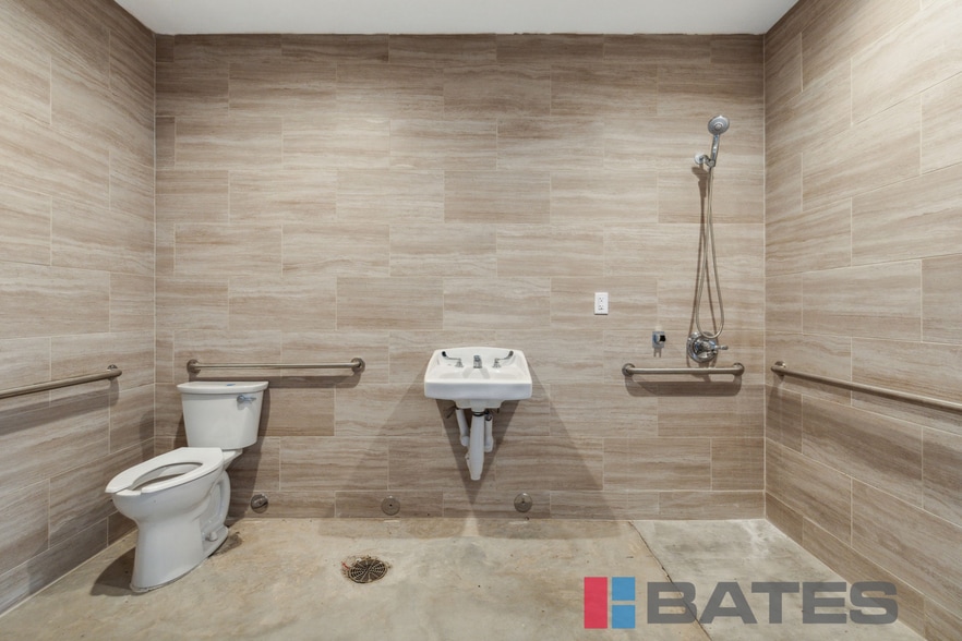 More Photos Of 4710 Carol Ln, Dallas Distribution For Lease