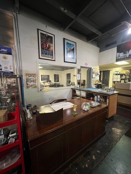 More Photos Of 2140 Dennis St, Jacksonville Distribution For Sale