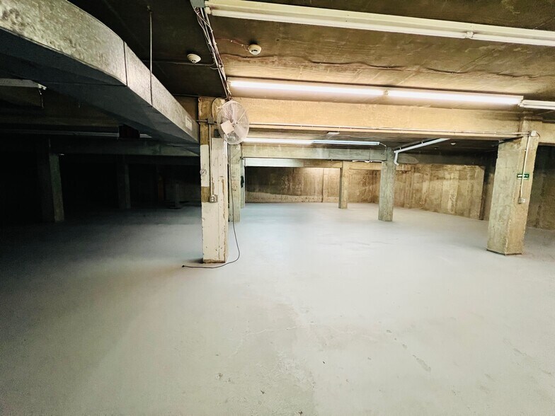 More Photos Of 183 S Broadway, Hicksville Office For Lease