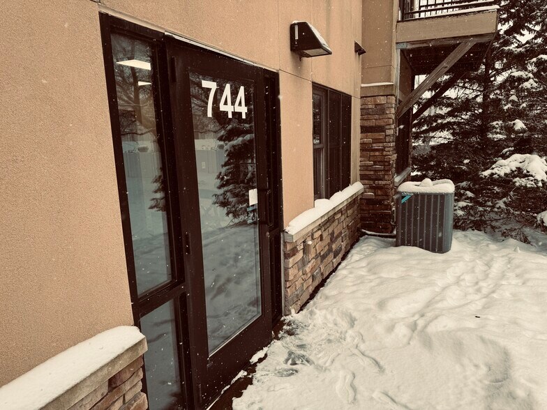 More Photos Of 744 Southcross Dr W, Burnsville General Retail For Sale