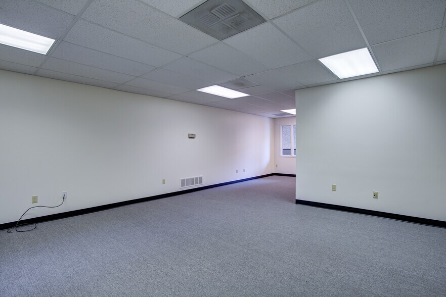 More Photos Of 225 S Academy Blvd, Colorado Springs Office For Sale