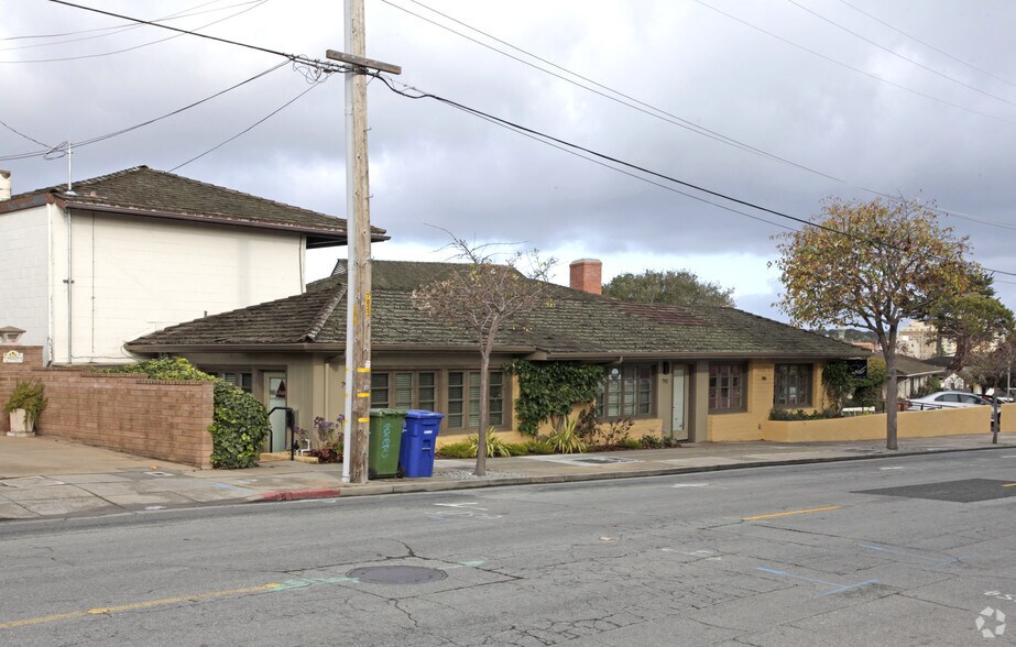 More Photos Of 780-796 Munras Ave, Monterey Storefront For Lease