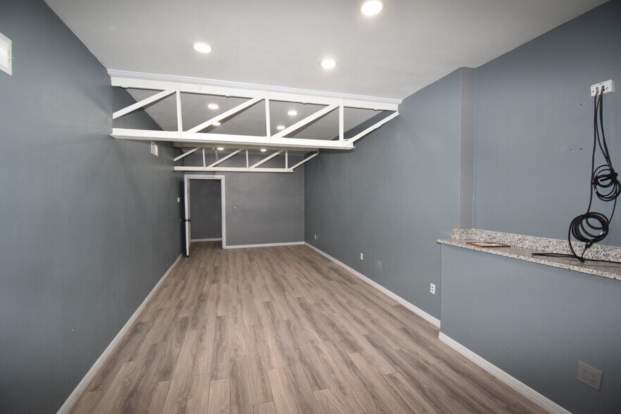 More Photos Of 410 Santa Fe St, El Paso Freestanding For Lease