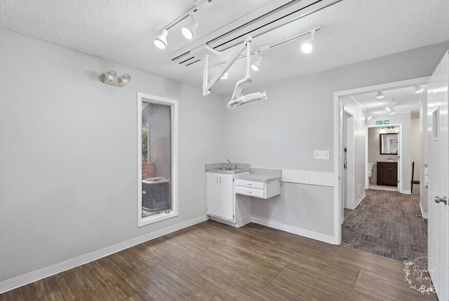 More Photos Of 31 Briarcliff Prof Ctr, Bourbonnais Office For Sale