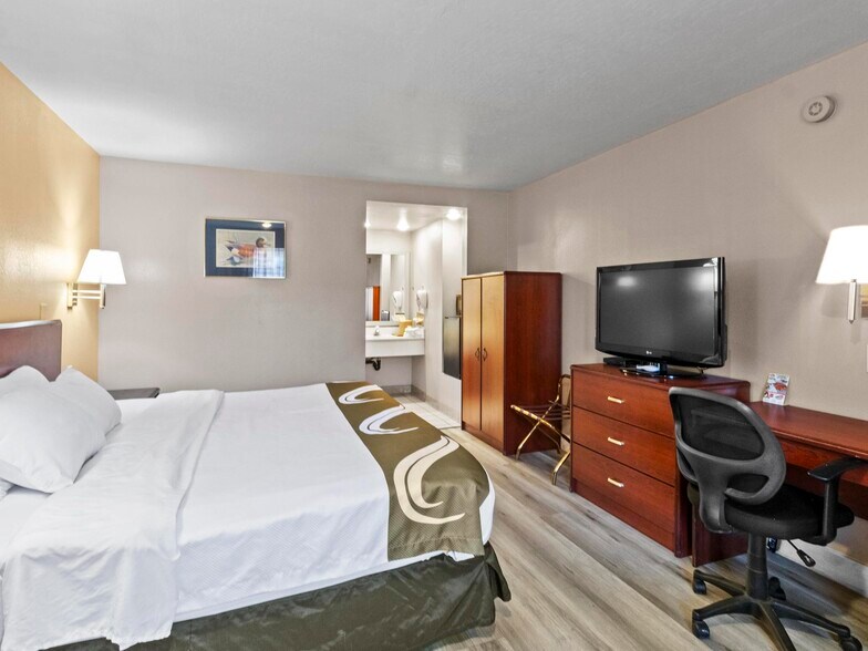 More Photos Of 250 N 1100 W, Cedar City Hotel For Sale