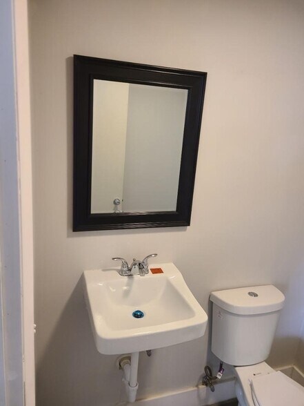 More Photos Of 321 Datura St, West Palm Beach Office For Lease