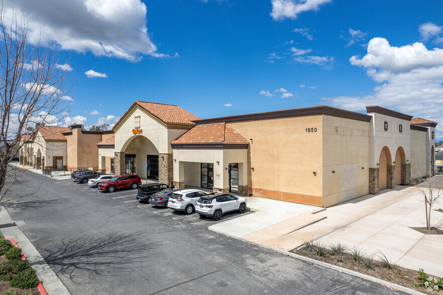 Primary Photo Of 1778-1950 W Florida Ave, Hemet Unknown For Lease