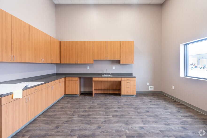 More Photos Of 13462 FM 529 Rd, Houston Light Distribution For Sale