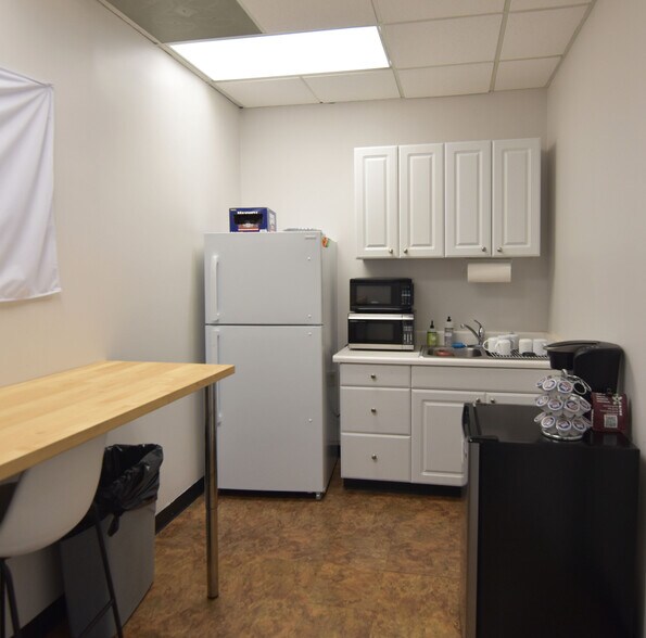 More Photos Of 2021 Richard Jones Rd, Nashville Office For Lease