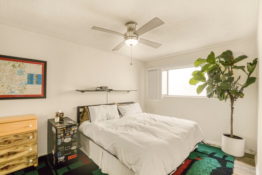 More Photos Of 1027 N Ogden Dr, Los Angeles Apartments For Sale