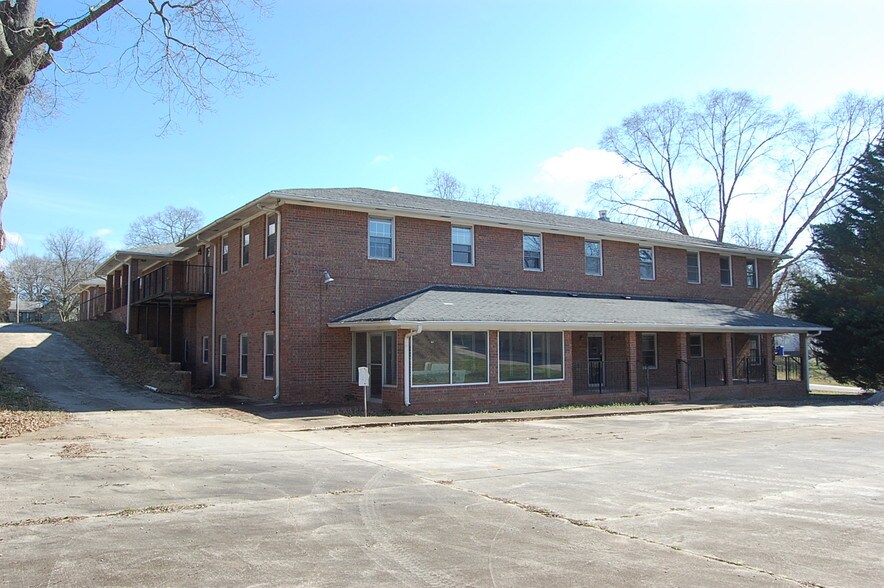 Primary Photo Of 217 Tennessee Ave, Bremen Medical For Sale