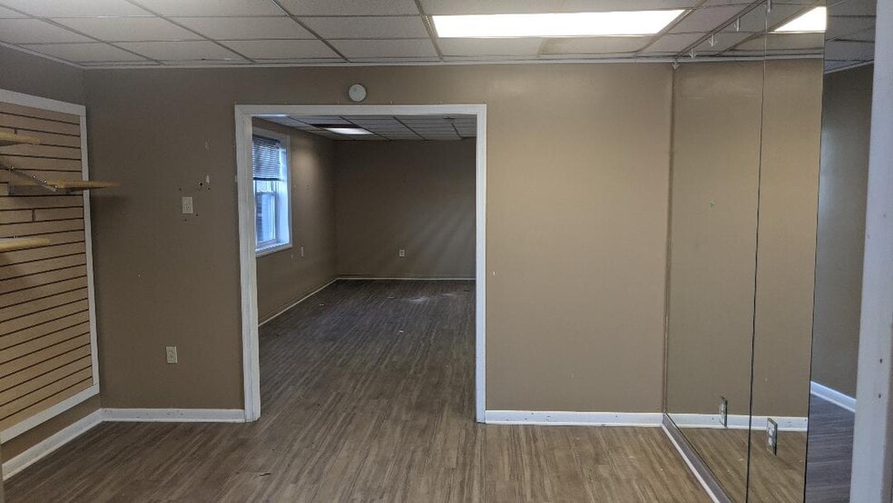 More Photos Of 1494 N Charlotte St, Pottstown General Retail For Lease