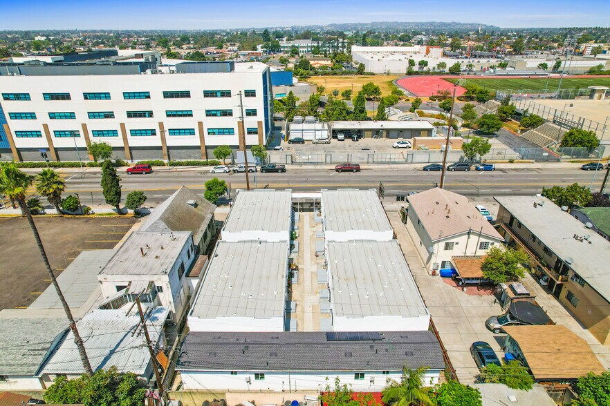 More Photos Of 5926 S Hoover St, Los Angeles Apartments For Sale