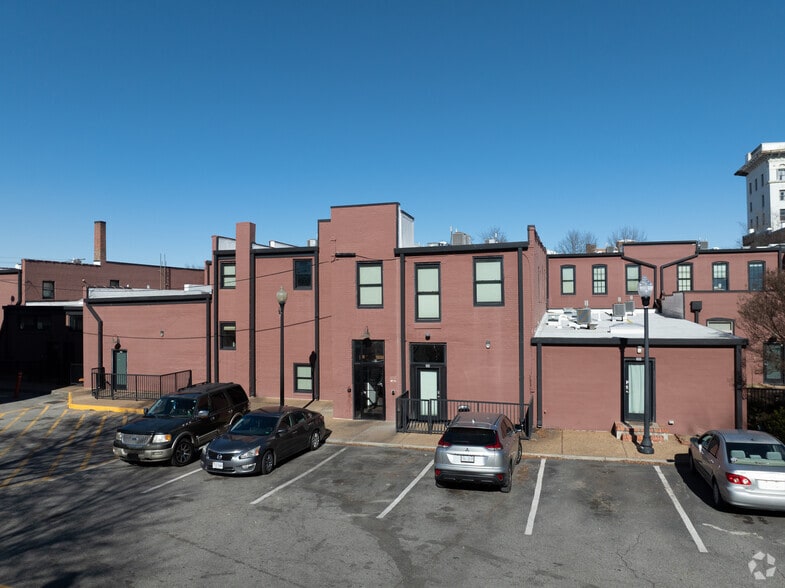 More Photos Of 121-149 W Washington St, Suffolk Apartments For Lease