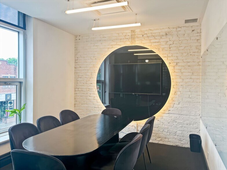 More Photos Of 4012A Rue Wellington, Verdun Coworking Space