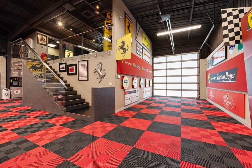 More Photos Of 2134 S Sepulveda Blvd, Los Angeles Showroom For Sale