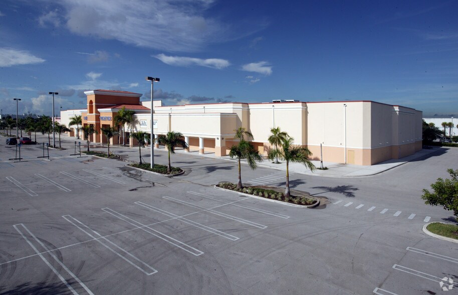 More Photos Of 17355 NW 59th Ave, Hialeah Storefront Retail Office For Sale